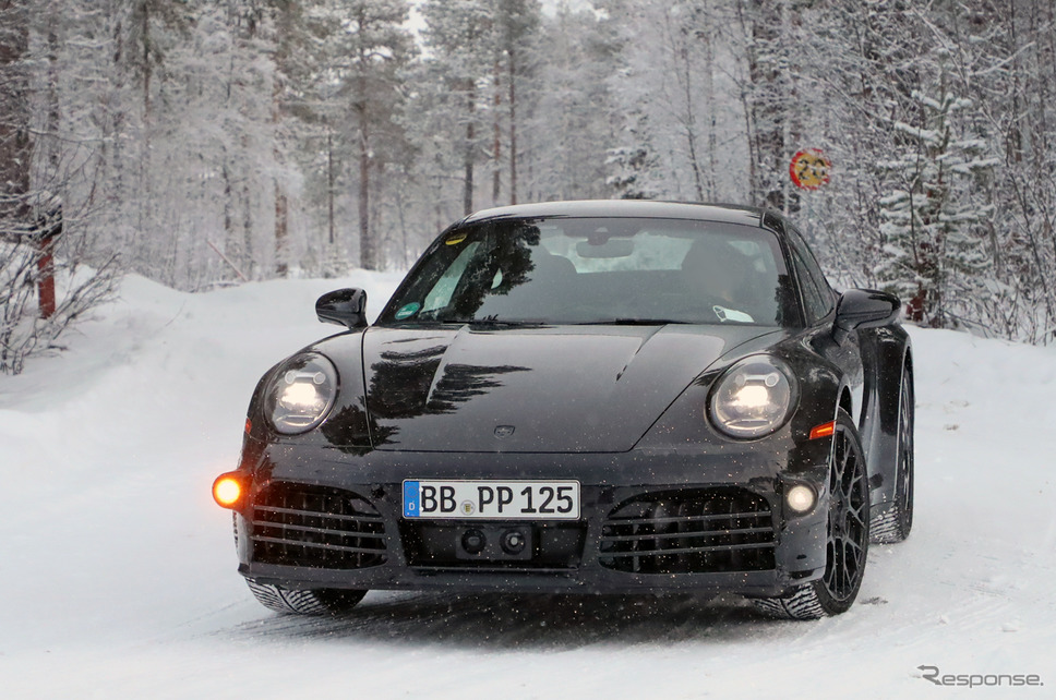 ポルシェ 911 改良新型プロトタイプ(スクープ写真)《APOLLO NEWS SERVICE》