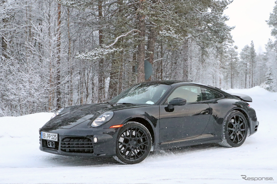 ポルシェ 911 改良新型プロトタイプ(スクープ写真)《APOLLO NEWS SERVICE》