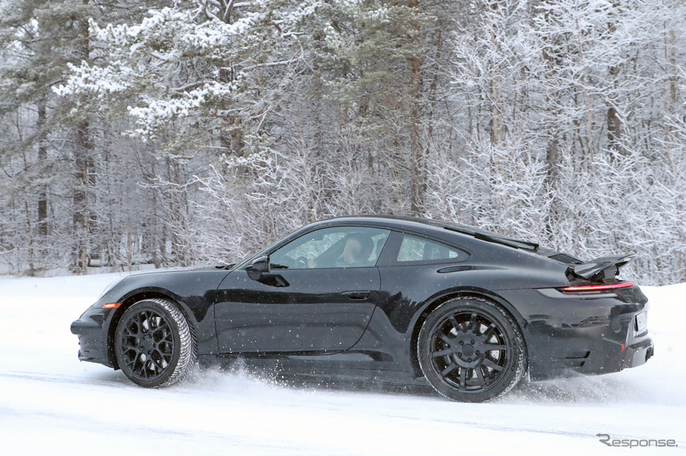 ポルシェ 911 改良新型プロトタイプ(スクープ写真)《APOLLO NEWS SERVICE》