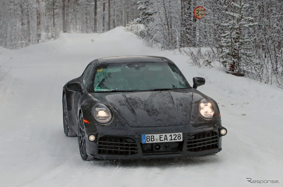 ポルシェ 911 改良新型プロトタイプ(スクープ写真)《APOLLO NEWS SERVICE》