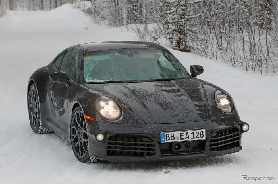 ポルシェ 911 改良新型プロトタイプ(スクープ写真)《APOLLO NEWS SERVICE》