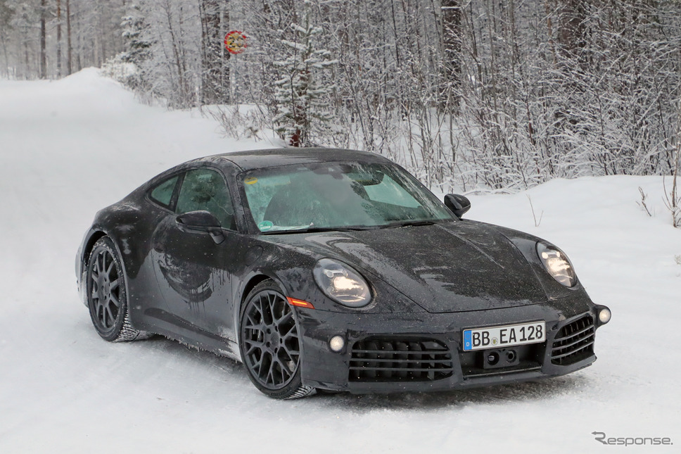 ポルシェ 911 改良新型プロトタイプ(スクープ写真)《APOLLO NEWS SERVICE》