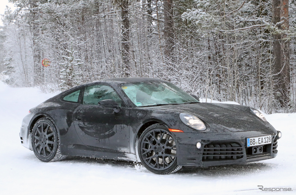 ポルシェ 911 改良新型プロトタイプ(スクープ写真)《APOLLO NEWS SERVICE》