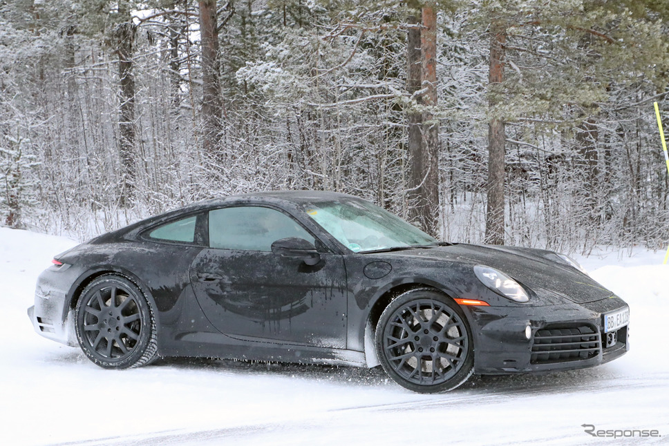 ポルシェ 911 改良新型プロトタイプ(スクープ写真)《APOLLO NEWS SERVICE》