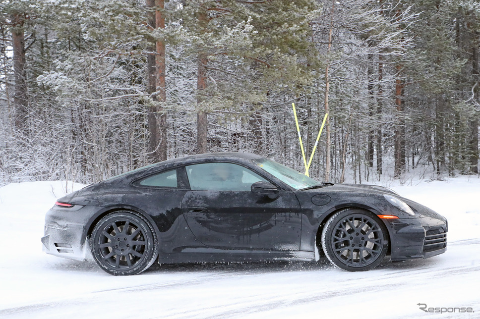 ポルシェ 911 改良新型プロトタイプ(スクープ写真)《APOLLO NEWS SERVICE》