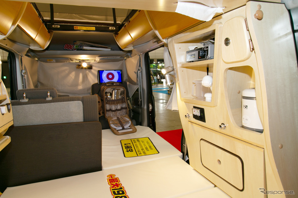 オートワン給電くん(ジャパンキャンピングカーショー2022)《写真撮影 二城利月》