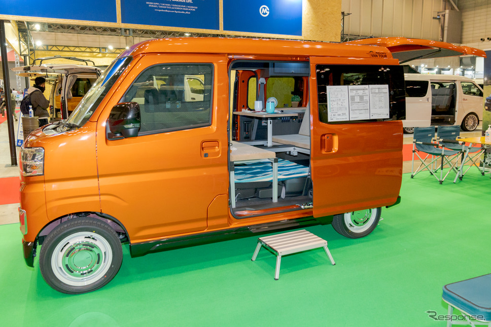 展示車はアルミホイールを装着したモデル。《写真撮影 関口敬文》