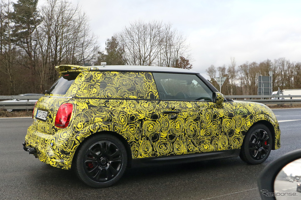 MINI JCW 改良新型プロトタイプ(スクープ写真)《APOLLO NEWS SERVICE》
