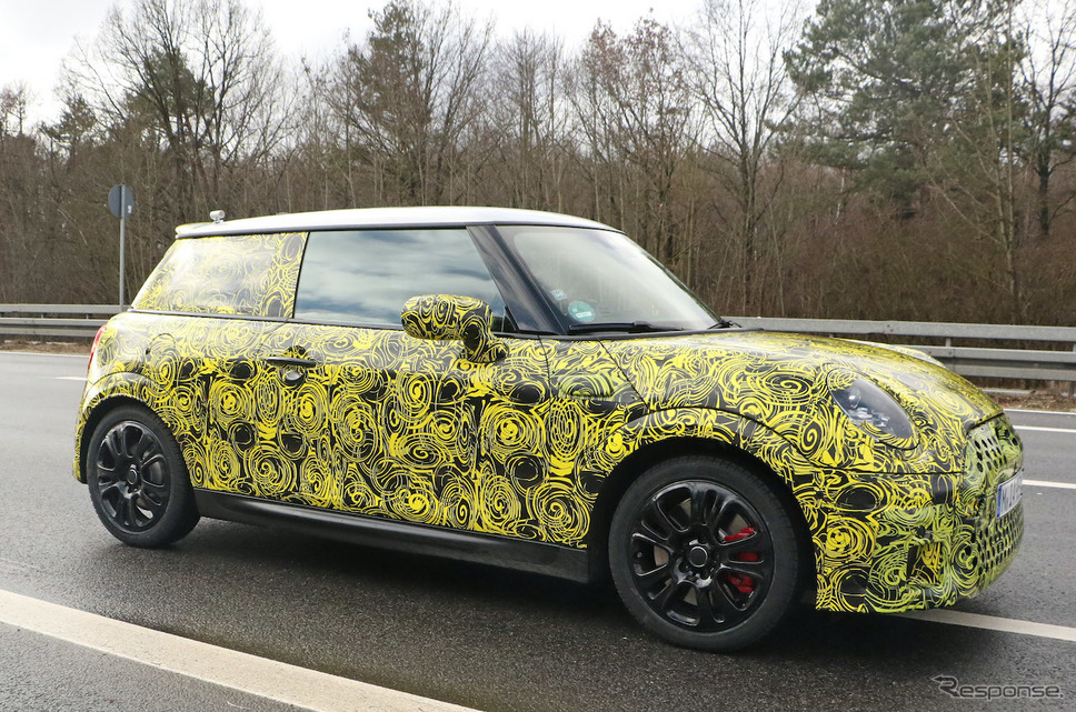 MINI JCW 改良新型プロトタイプ(スクープ写真)《APOLLO NEWS SERVICE》