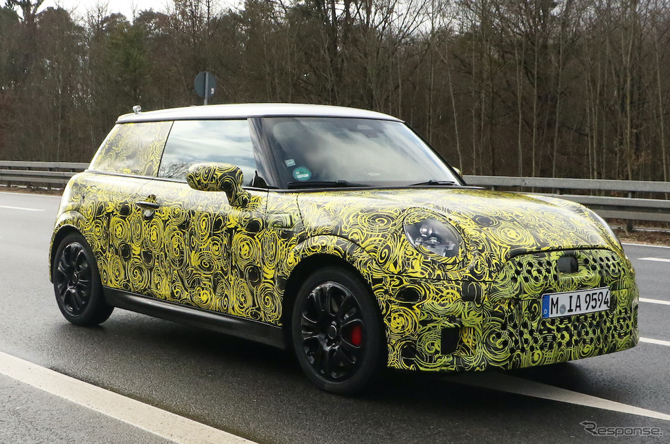 MINI JCW 改良新型プロトタイプ(スクープ写真)《APOLLO NEWS SERVICE》