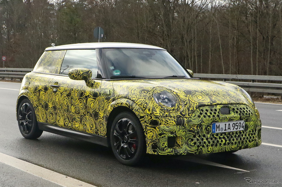 MINI JCW 改良新型プロトタイプ(スクープ写真)《APOLLO NEWS SERVICE》