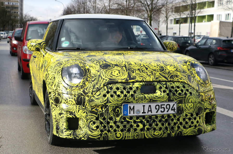 MINI JCW 改良新型プロトタイプ(スクープ写真)《APOLLO NEWS SERVICE》