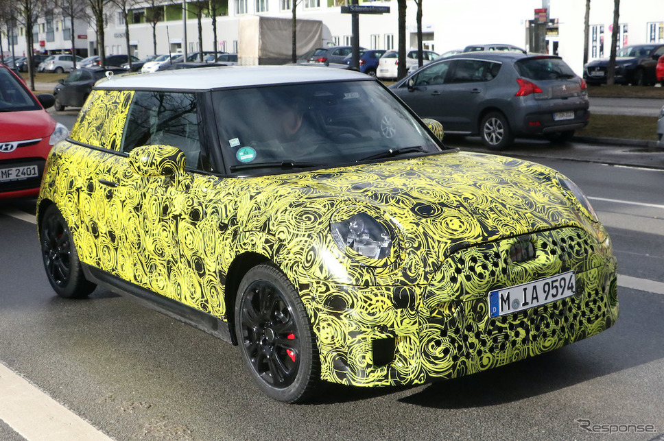 MINI JCW 改良新型プロトタイプ(スクープ写真)《APOLLO NEWS SERVICE》