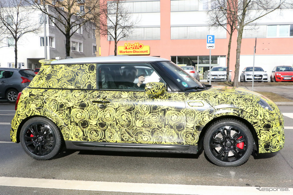 MINI JCW 改良新型プロトタイプ(スクープ写真)《APOLLO NEWS SERVICE》