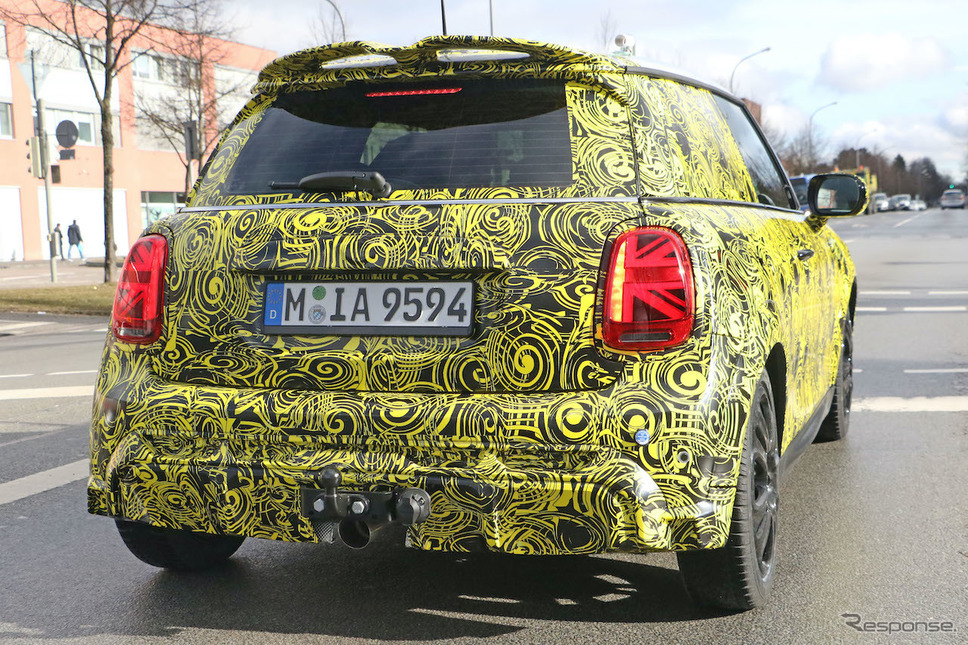MINI JCW 改良新型プロトタイプ(スクープ写真)《APOLLO NEWS SERVICE》