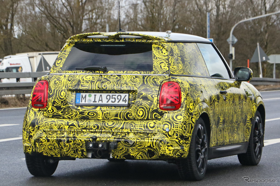 MINI JCW 改良新型プロトタイプ(スクープ写真)《APOLLO NEWS SERVICE》