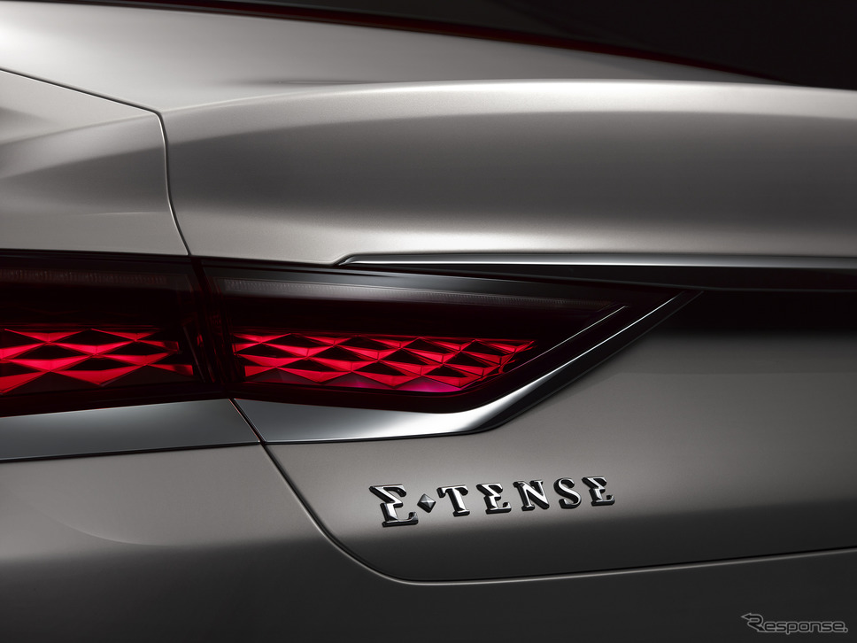 DS 9 E-TENSE《photo by DS》