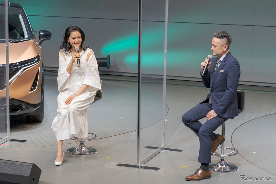 女優の黒谷友香さんがゲストで登場。増田氏とのクロストークもあった。《写真撮影 関口敬文》