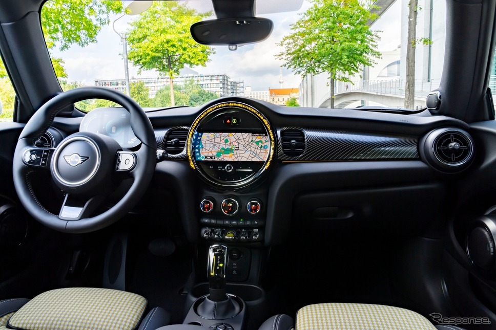 MINI クーパー SE 改良新型の「Resolute Edition」《photo by MINI》