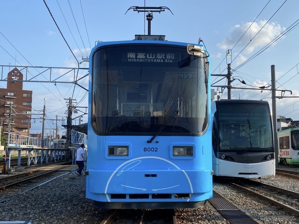 転生したらスライムだった件:富山地方鉄道《写真提供 講談社》