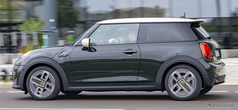 MINI クーパー SE 改良新型の「Resolute Edition」《photo by MINI》