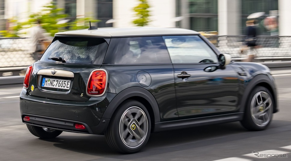 MINI クーパー SE 改良新型の「Resolute Edition」《photo by MINI》