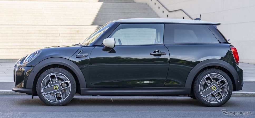 MINI クーパー SE 改良新型の「Resolute Edition」《photo by MINI》