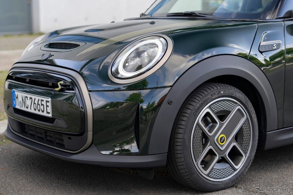MINI クーパー SE 改良新型の「Resolute Edition」《photo by MINI》