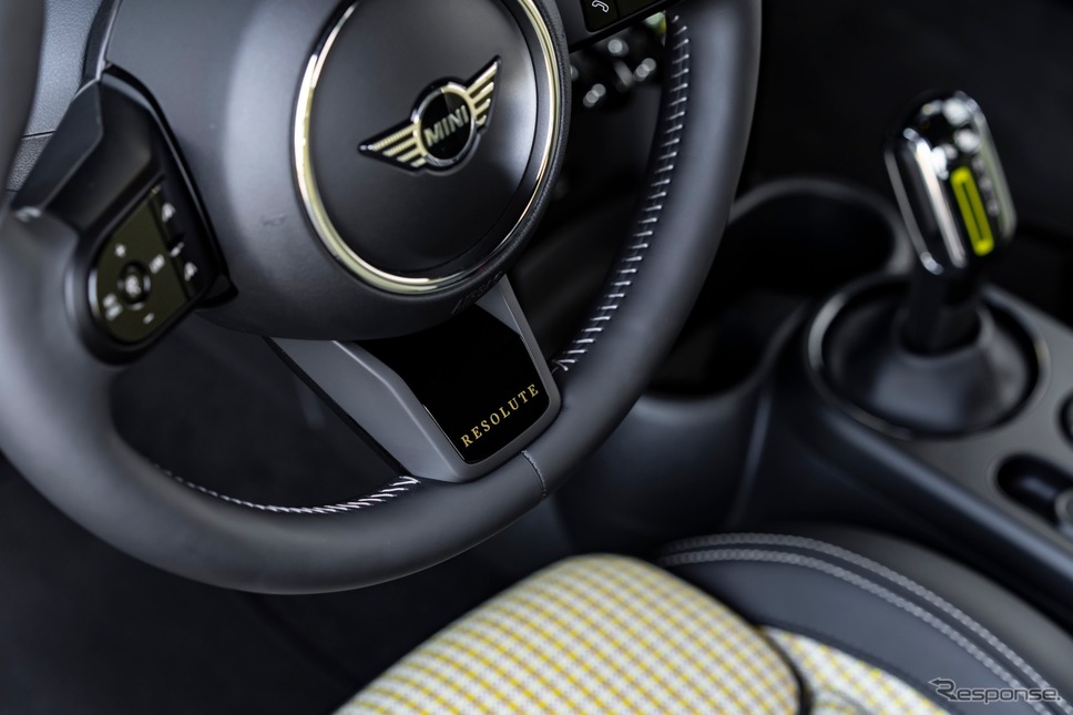 MINI クーパー SE 改良新型の「Resolute Edition」《photo by MINI》