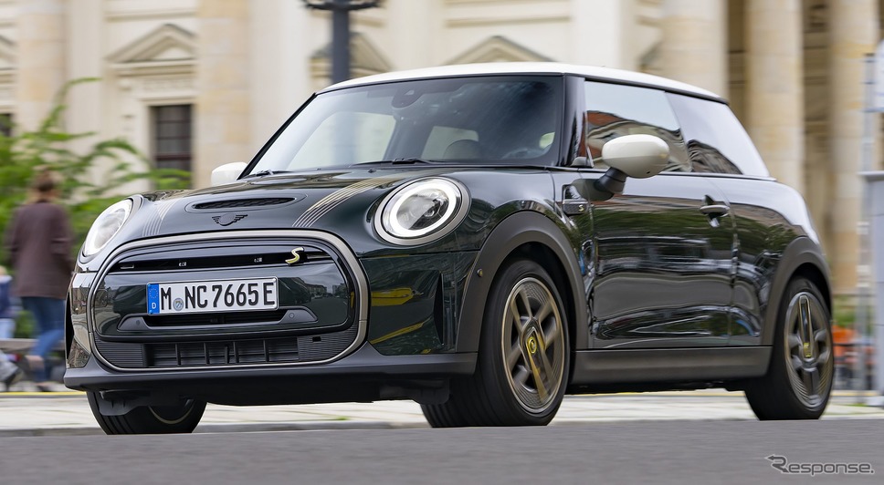 MINI クーパー SE 改良新型の「Resolute Edition」《photo by MINI》