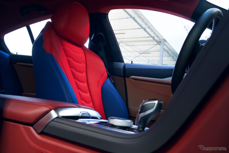 BMW THE 8 X JEFF KOONS《photo by BMW》