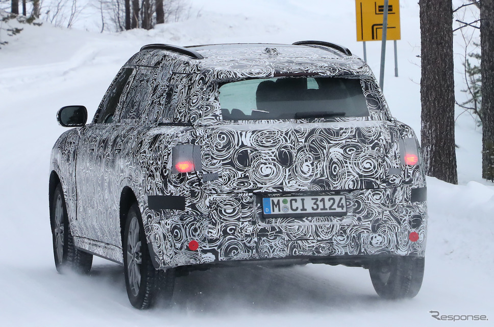 MINI クロスオーバー 次期型プロトタイプ(スクープ写真)《APOLLO NEWS SERVICE》