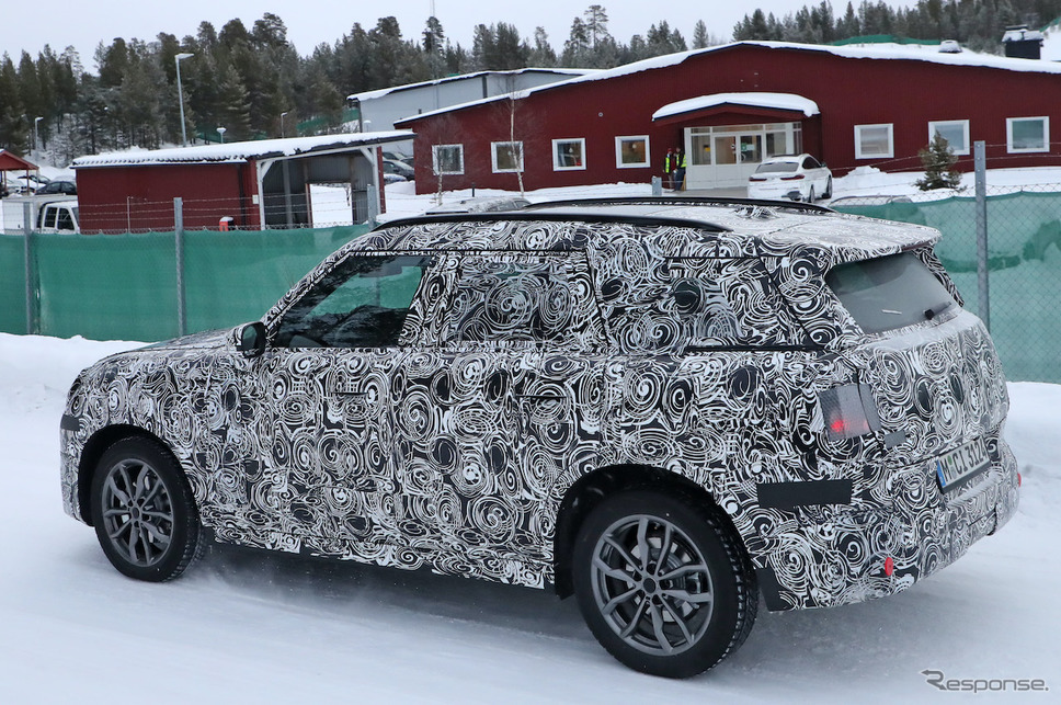 MINI クロスオーバー 次期型プロトタイプ(スクープ写真)《APOLLO NEWS SERVICE》