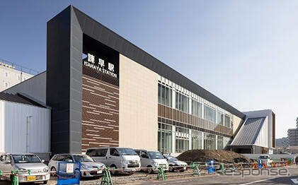 新築された諫早駅。2022年1月。《写真提供 独立行政法人鉄道建設・運輸施設整備支援機構》