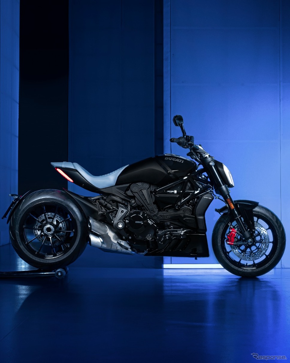 ドゥカティ、「Xディアベル・ネラ」発表…5色から選べるレザーシート