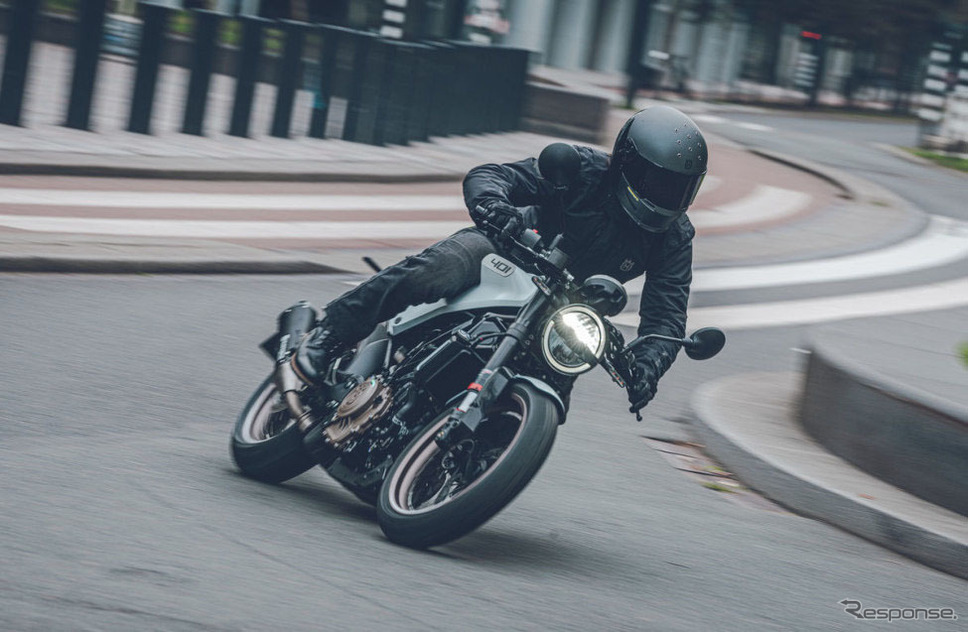 ハスクバーナ・ヴィットピレン401(欧州仕様車)《写真提供 ハスクバーナ・モーターサイクルズ・ジャパン》
