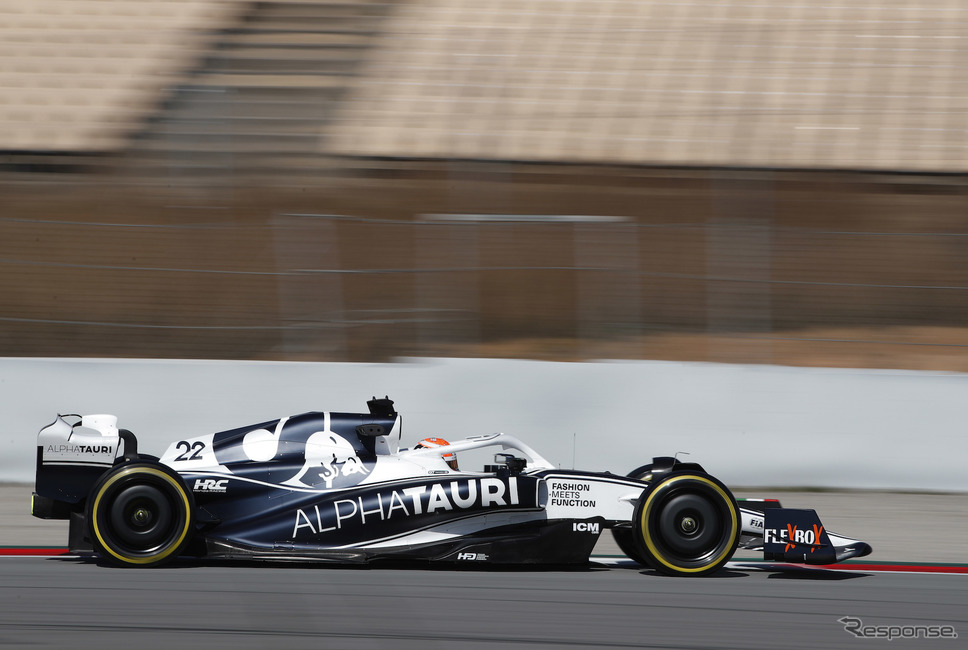 アルファタウリAT03(バルセロナテスト初日)《Photo by Pirelli》