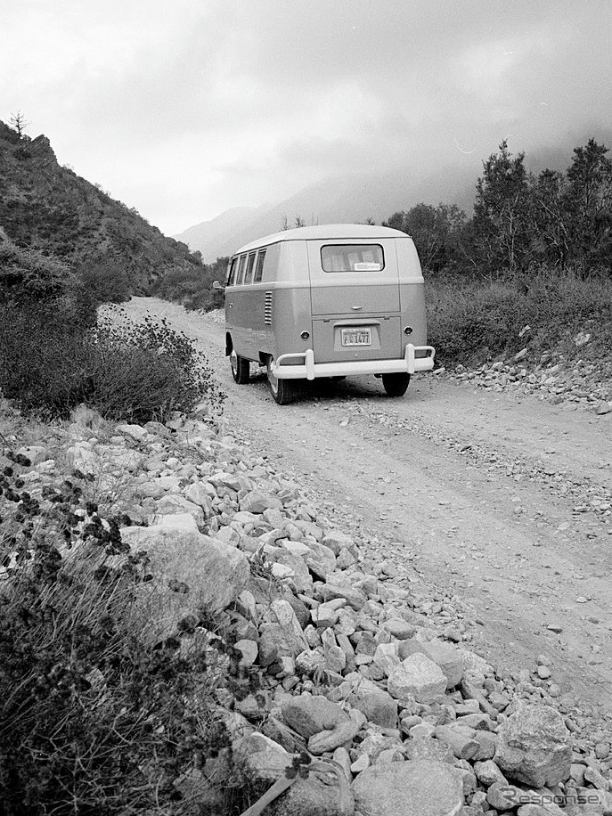 VWタイプ2、アメリカでのロードテスト(1959年)《Photo by Colin Creitz/The Enthusiast Network via Getty Images/ゲッティイメージズ》