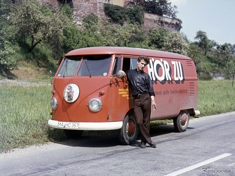 VWタイプ2(1960年ごろ)《Photo by Leber/ullstein bild via Getty Images/ゲッティイメージズ》