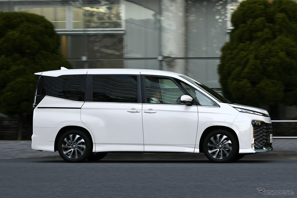 トヨタ ヴォクシー 新型《写真撮影 中野英幸》