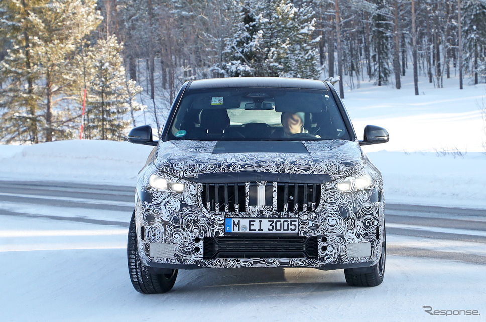 BMW X1 M35i プロトタイプ（スクープ写真）《APOLLO NEWS SERVICE》