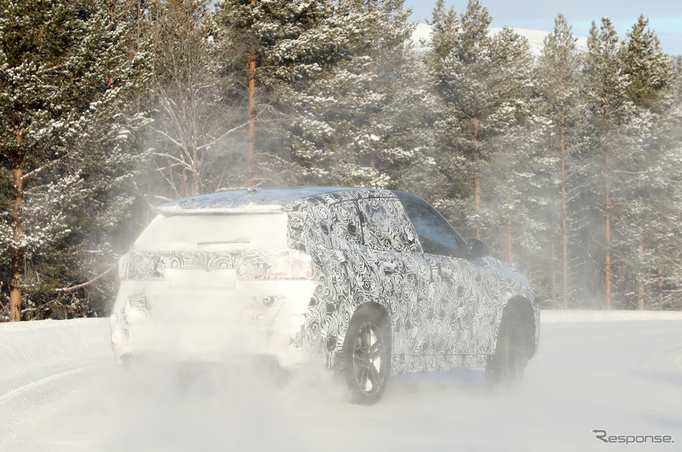 BMW X1 M35i プロトタイプ（スクープ写真）《APOLLO NEWS SERVICE》