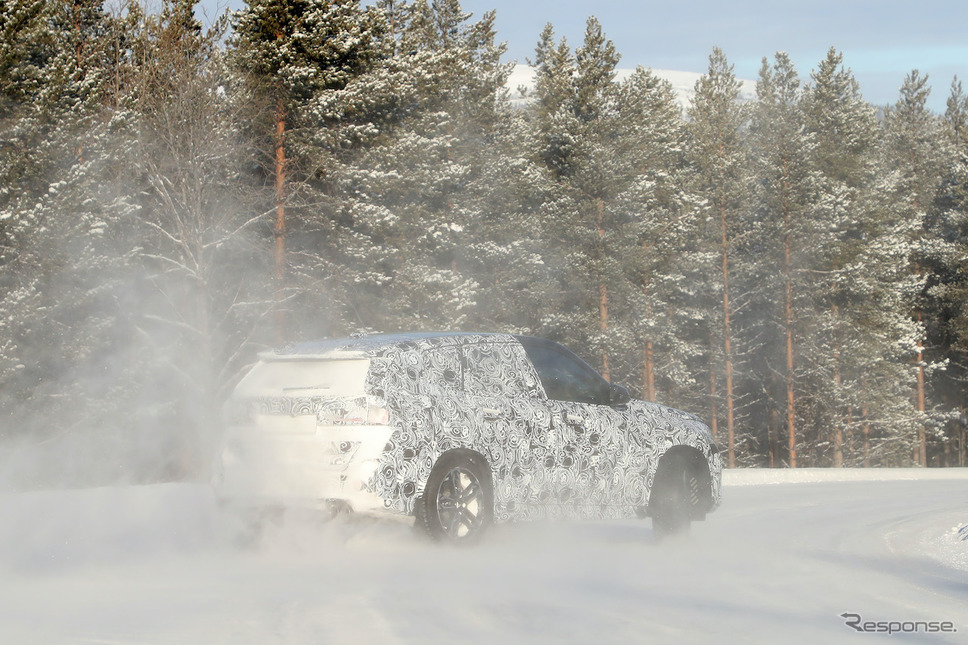 BMW X1 M35i プロトタイプ（スクープ写真）《APOLLO NEWS SERVICE》