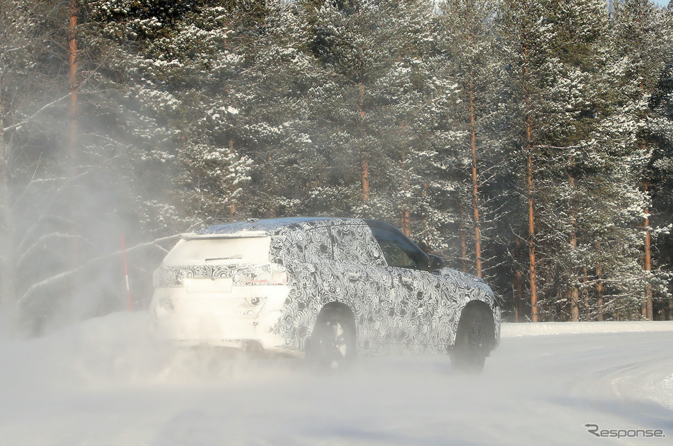 BMW X1 M35i プロトタイプ（スクープ写真）《APOLLO NEWS SERVICE》