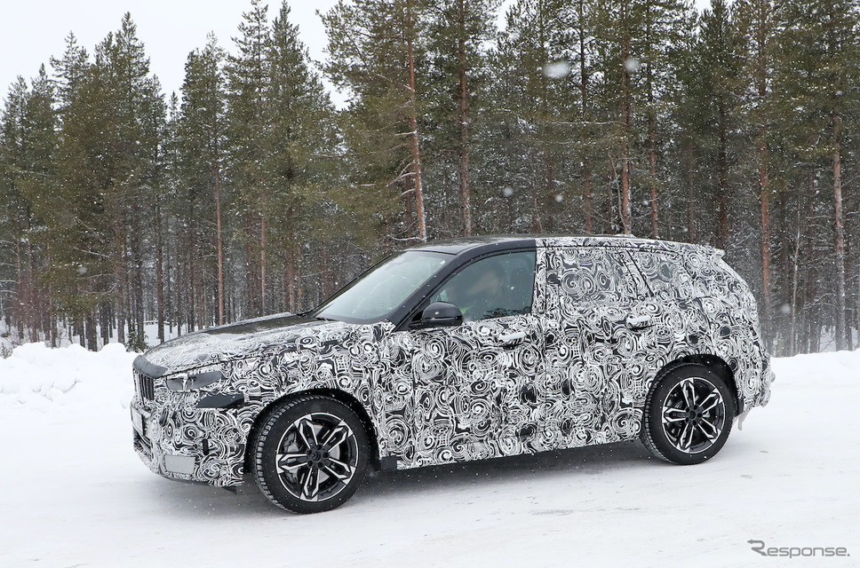 BMW X1 M35i プロトタイプ（スクープ写真）《APOLLO NEWS SERVICE》
