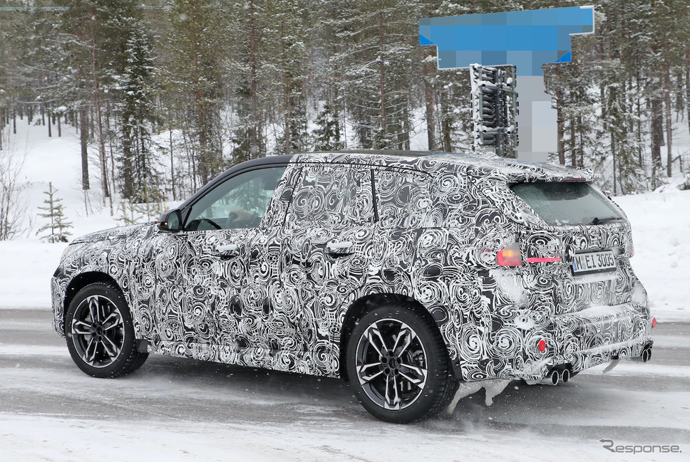 BMW X1 M35i プロトタイプ（スクープ写真）《APOLLO NEWS SERVICE》