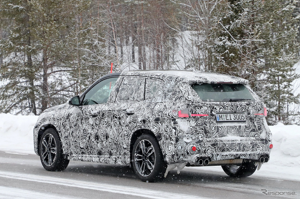 BMW X1 M35i プロトタイプ（スクープ写真）《APOLLO NEWS SERVICE》