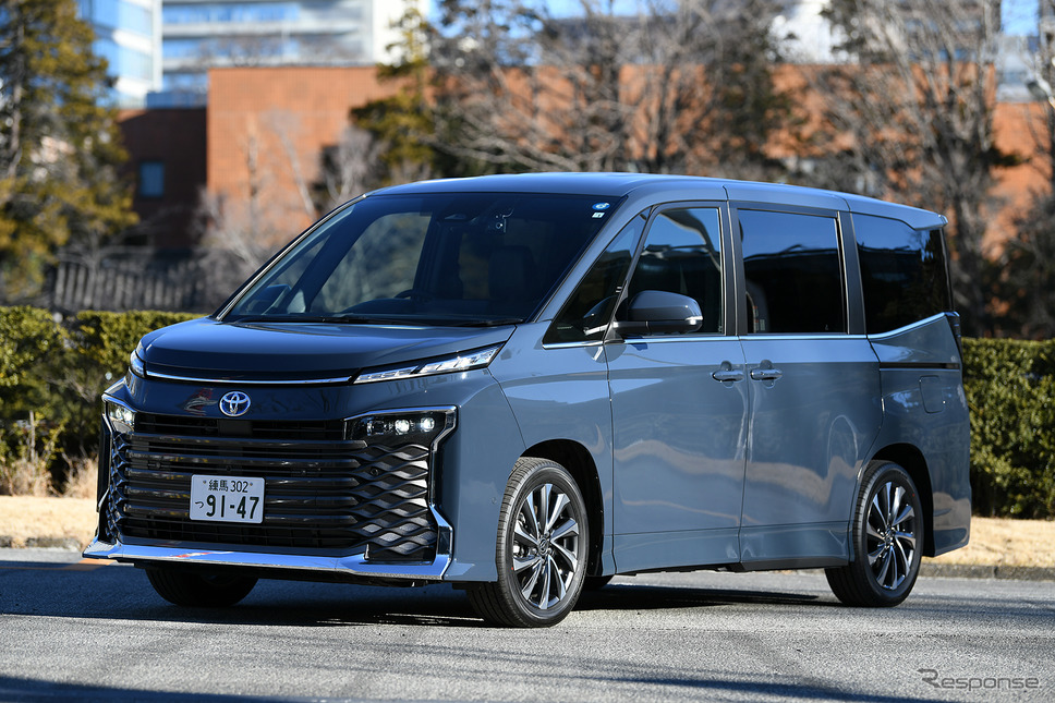 トヨタ ヴォクシー 新型《写真撮影 中野英幸》