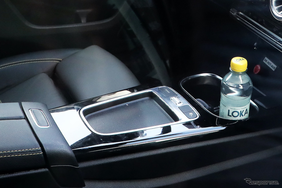 メルセデス AMG A45 改良新型プロトタイプ(スクープ写真)《APOLLO NEWS SERVICE》
