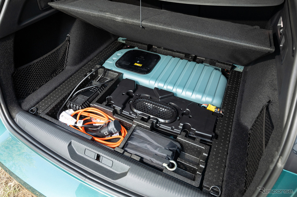 プジョー 308SW Hybrid225《写真提供 グループPSAジャパン》